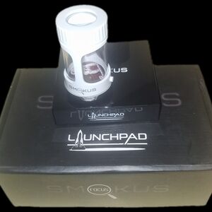 Smokus Focus Launch pad - Levitating LED Flower Storage Display Limited Edition